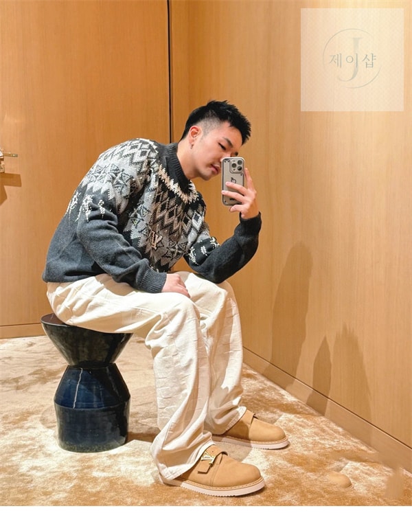 루이비통 엠벨리시드 울 캐시미어 블렌드 풀오버 니트（세븐） - 상세 이미지