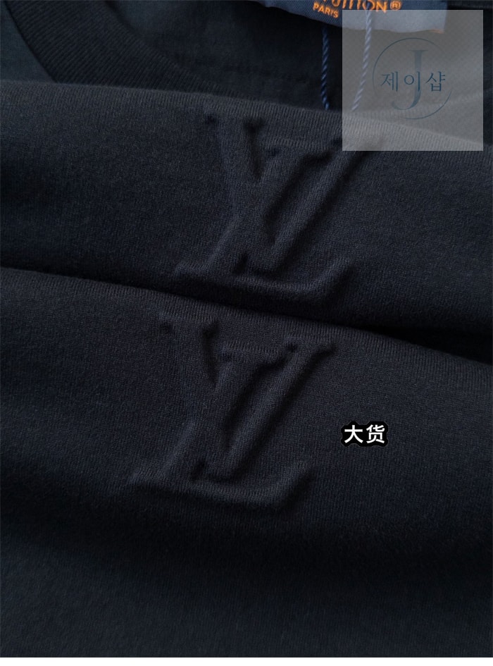 루이비통 엠보스드 LV 반팔 티셔츠 - 상세 이미지