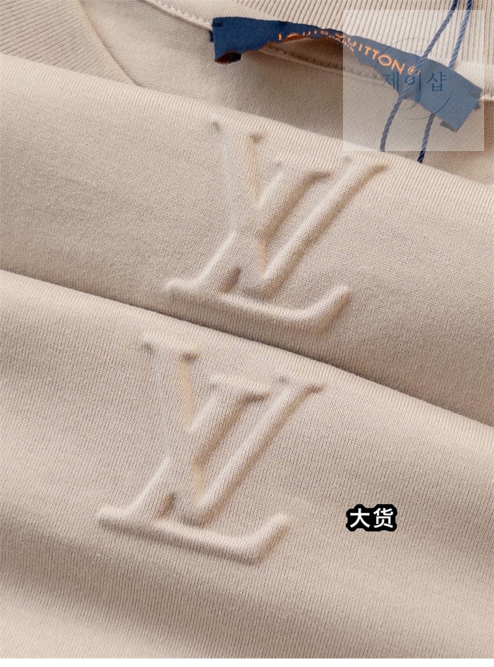루이비통 엠보스드 LV 반팔 티셔츠 - 상세 이미지