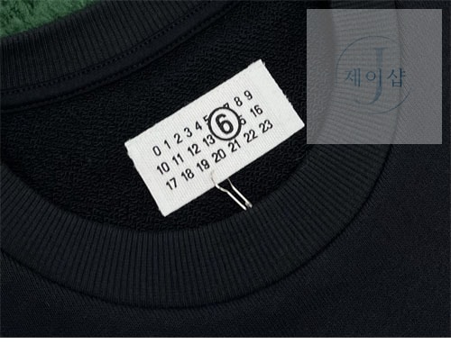 메종 마르지엘라 MM6 로고 크루넥 스웨트셔츠 맨투맨（레어） - 상세 이미지