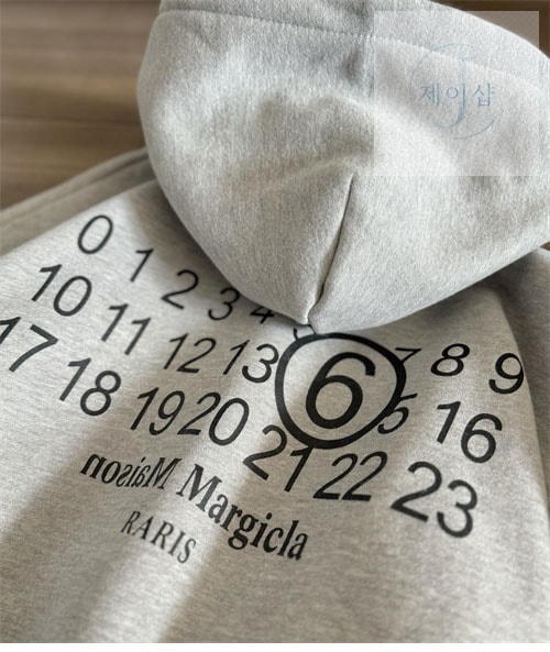메종마르지엘라 MM6 스티치 로고 후디 - 상세 이미지