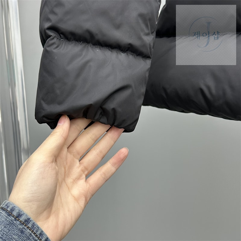 몽클레어 Avoce 아보체 숏 다운 패딩 자켓 - 상세 이미지