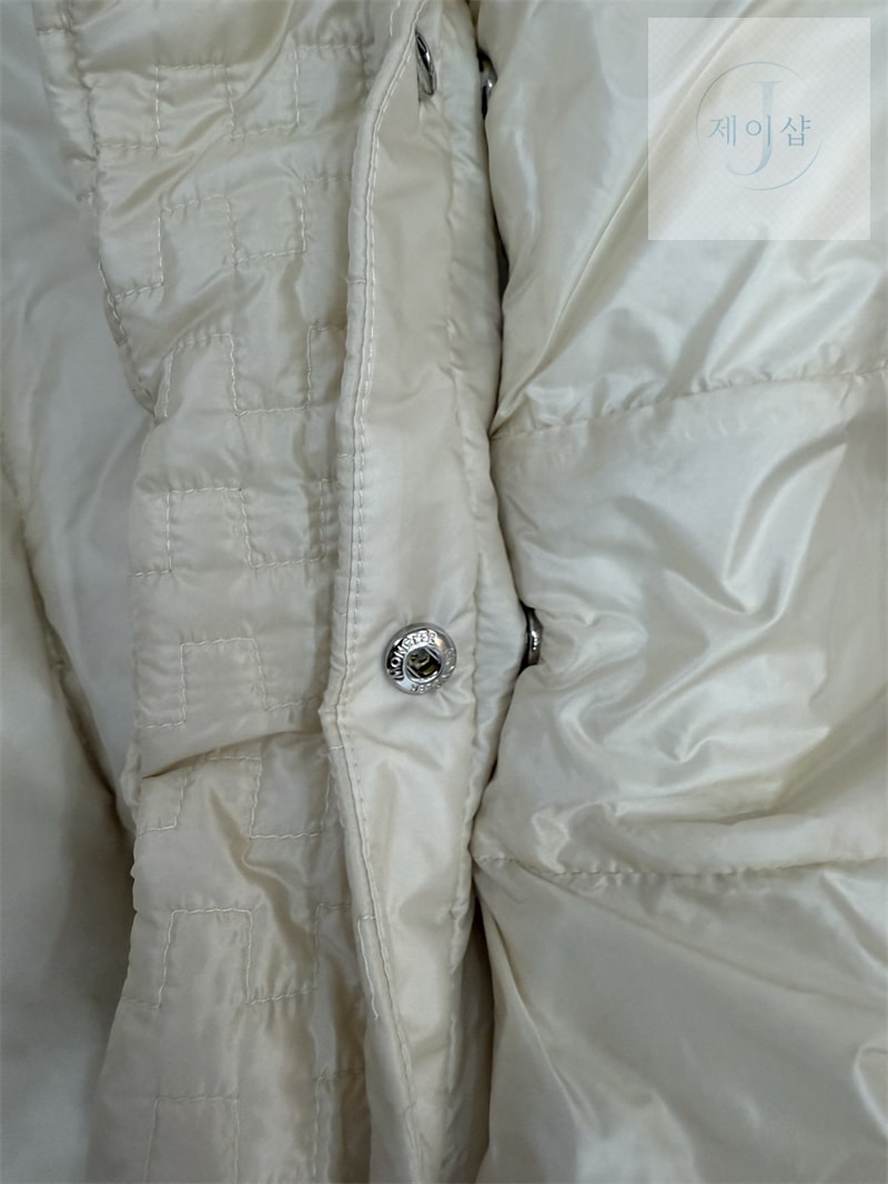 몽클레어 Gisors 기조 숏 다운 패딩 자켓 - 상세 이미지