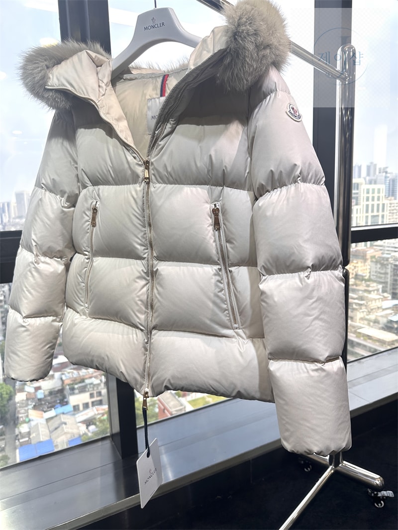몽클레어 Laichefur 라이체퍼 다운 패딩 자켓