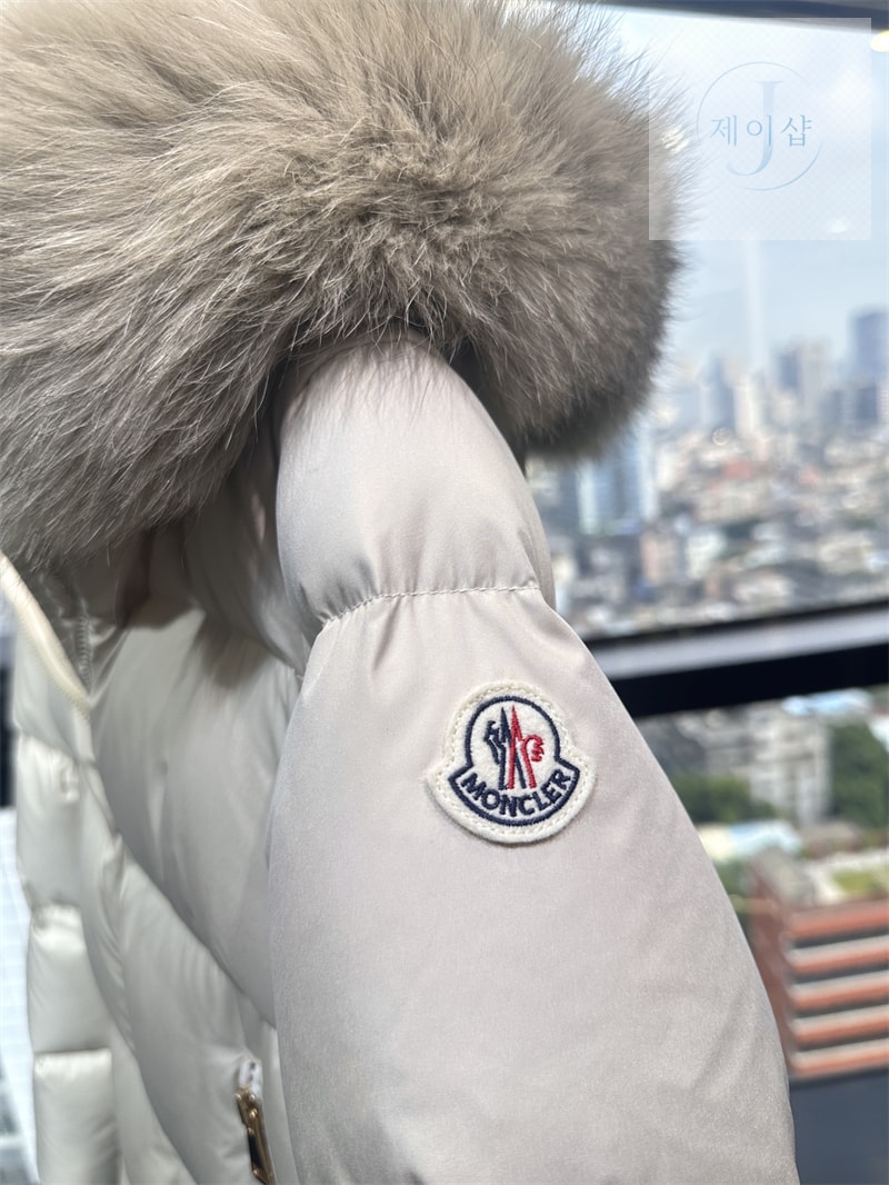 몽클레어 Laichefur 라이체퍼 다운 패딩 자켓