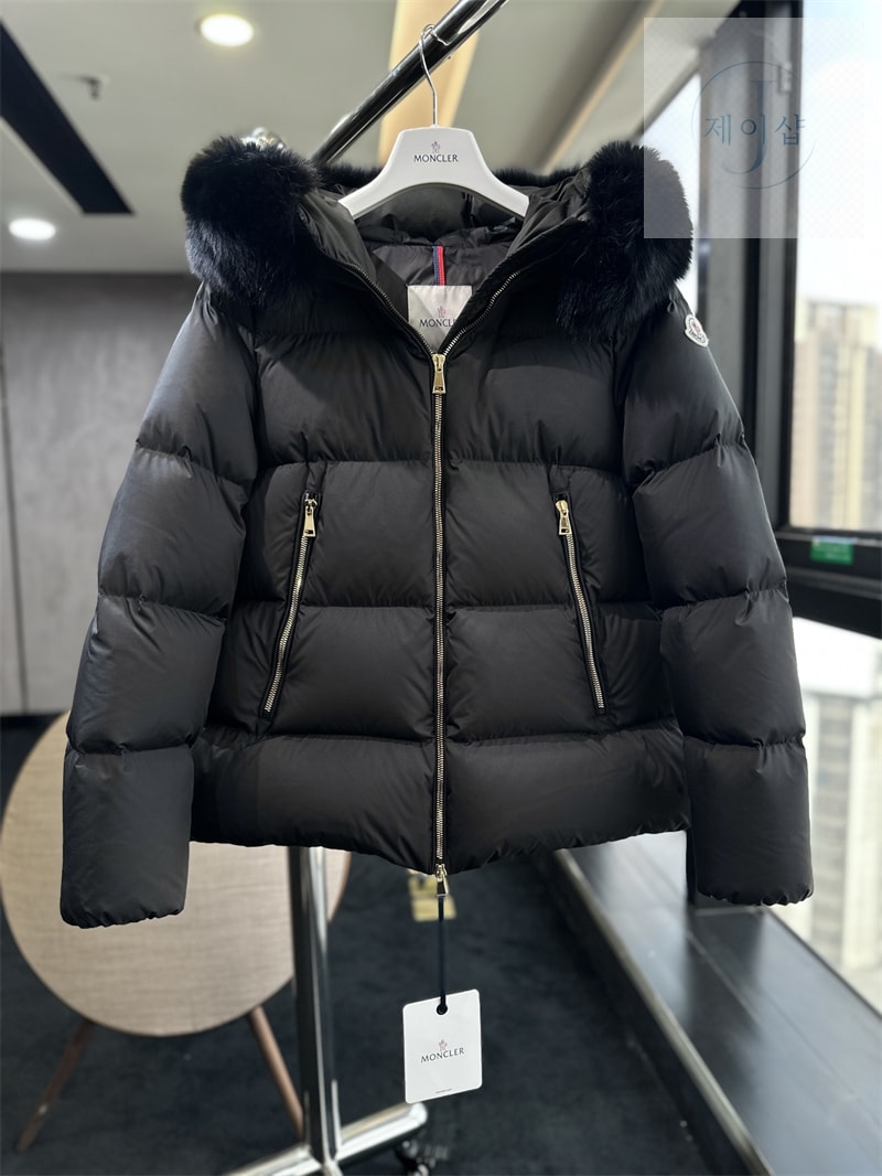 몽클레어 Laichefur 라이체퍼 다운 패딩 자켓