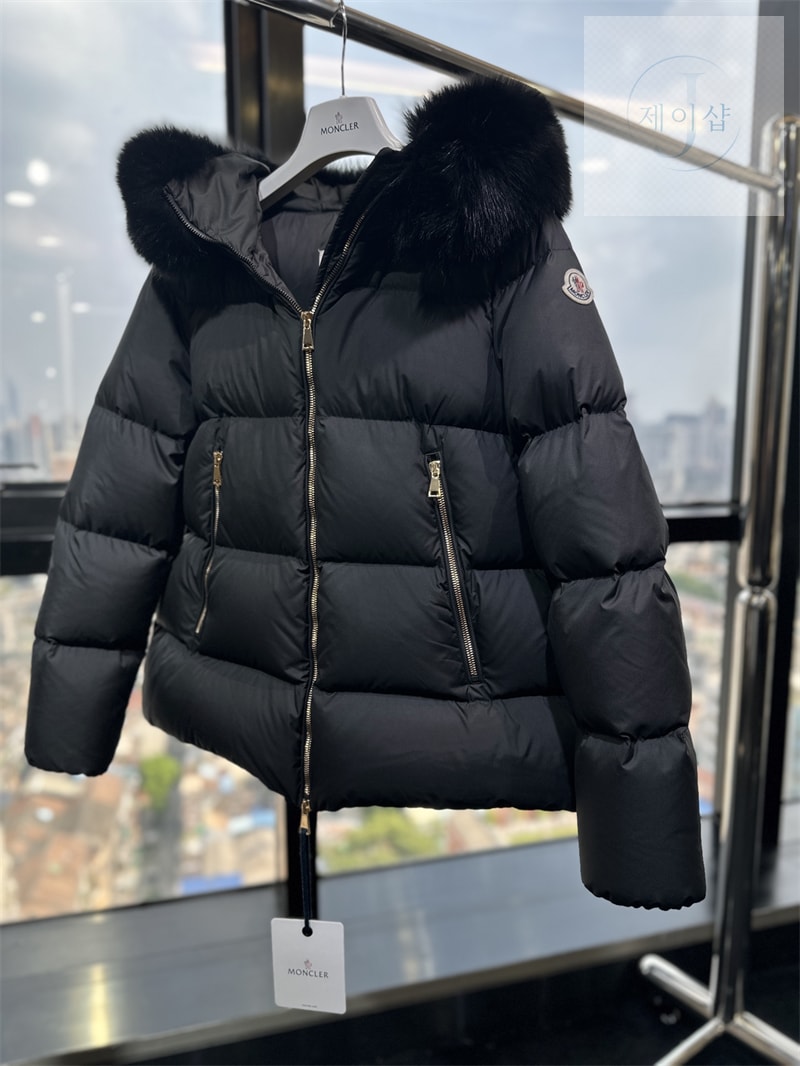 몽클레어 Laichefur 라이체퍼 다운 패딩 자켓