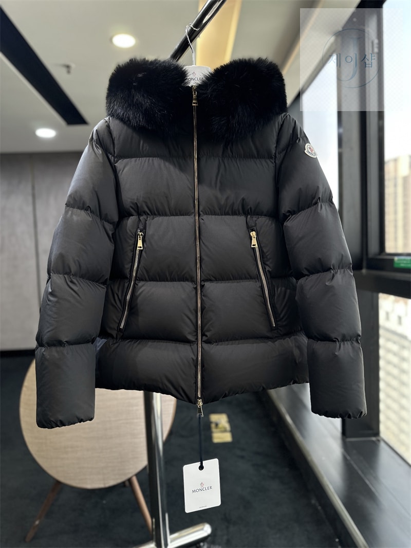 몽클레어 Laichefur 라이체퍼 다운 패딩 자켓
