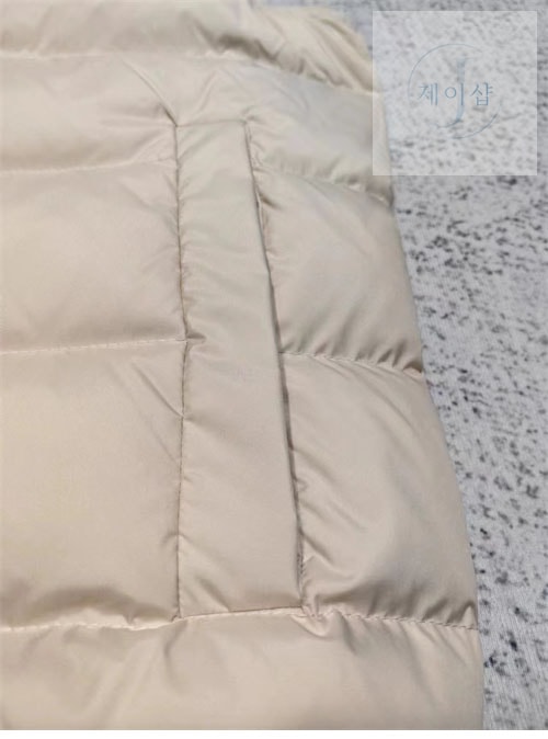 몽클레어 콘트린 Contrin 다운 패딩 베스트 - 상세 이미지