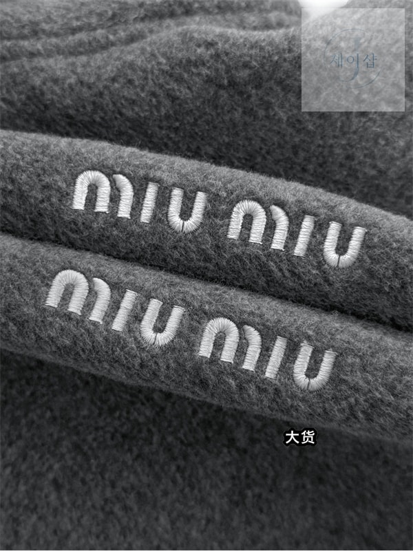 미우미우 24FW 플리스 집업 자켓 그레이 - 상세 이미지