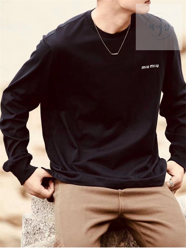 미우미우 25SS 스몰 로고 맨투맨 스웨트셔츠 (세븐) - 상세 이미지