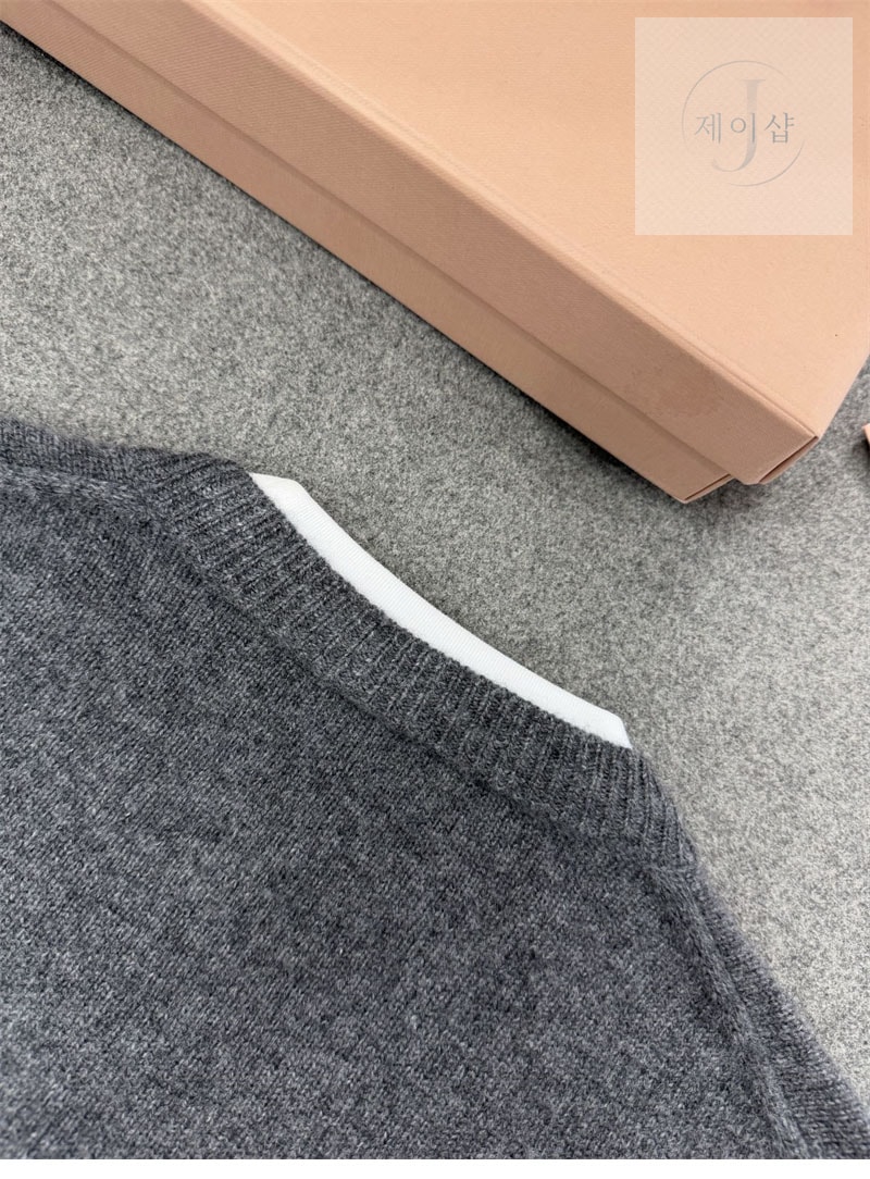 미우미우 레이어드 캐시미어 스웨터（TJ공장）
