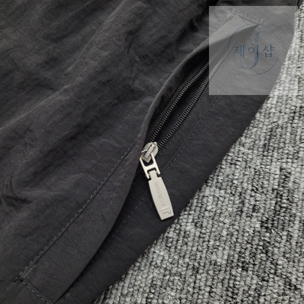 발렌시아가 22FW 로고 트랙 쇼츠 - 상세 이미지