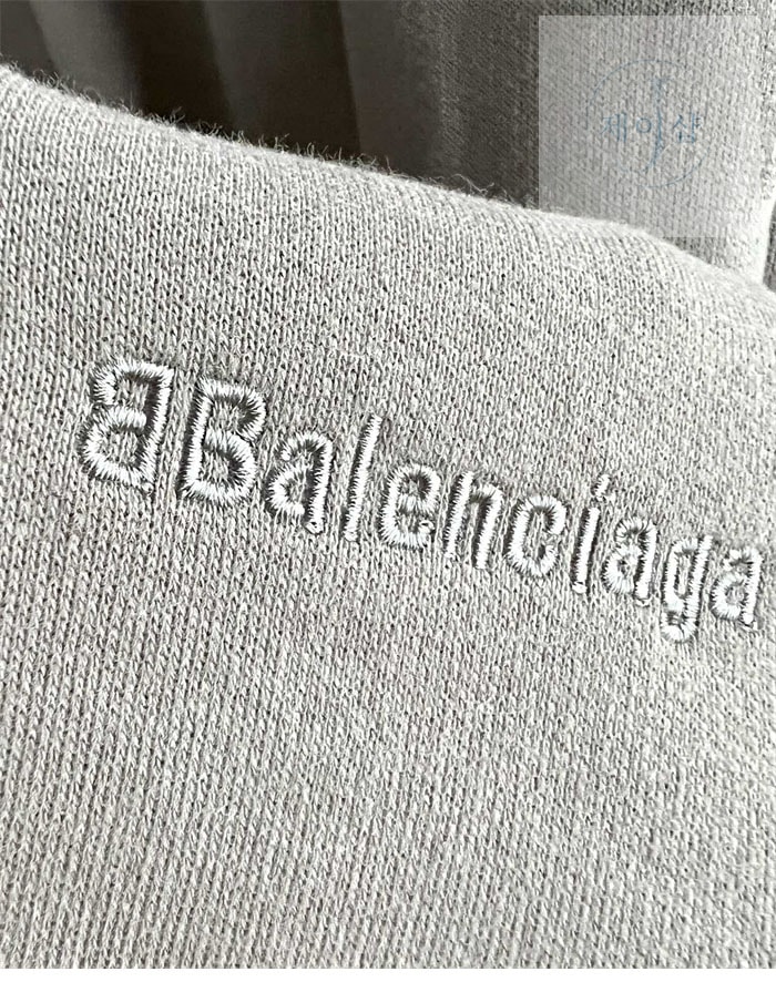 발렌시아가 BB 로고 숏 팬츠 - 상세 이미지