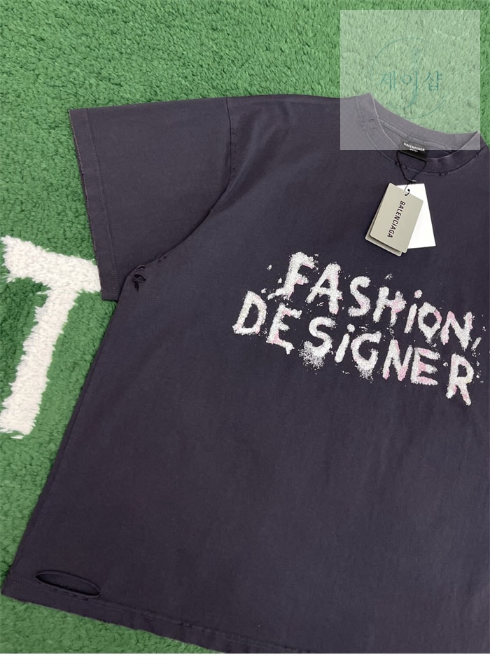 발렌시아가 FASHION DESIGNER 반팔 티셔츠 (레어) - 상세 이미지