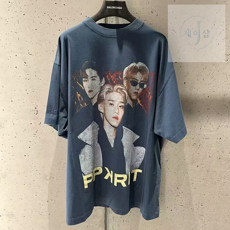 발렌시아가 피피 끄릿 오버사이즈 반팔 티셔츠
