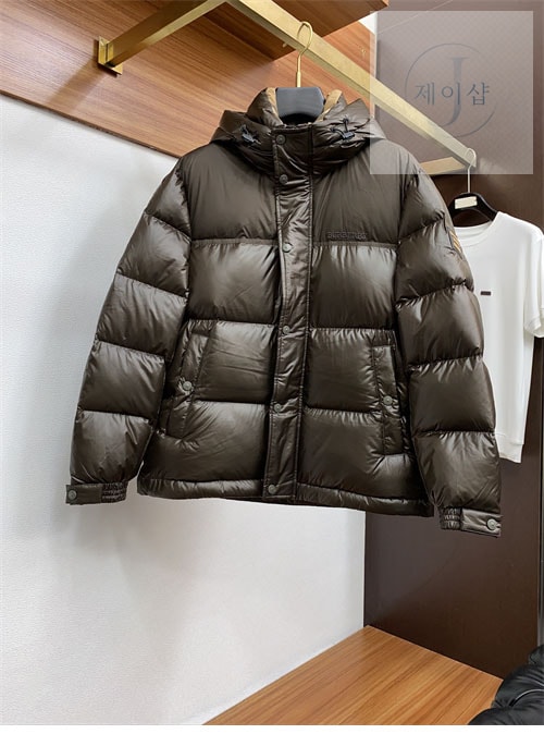 버버리 24FW 로고 숏 패딩 - 상세 이미지