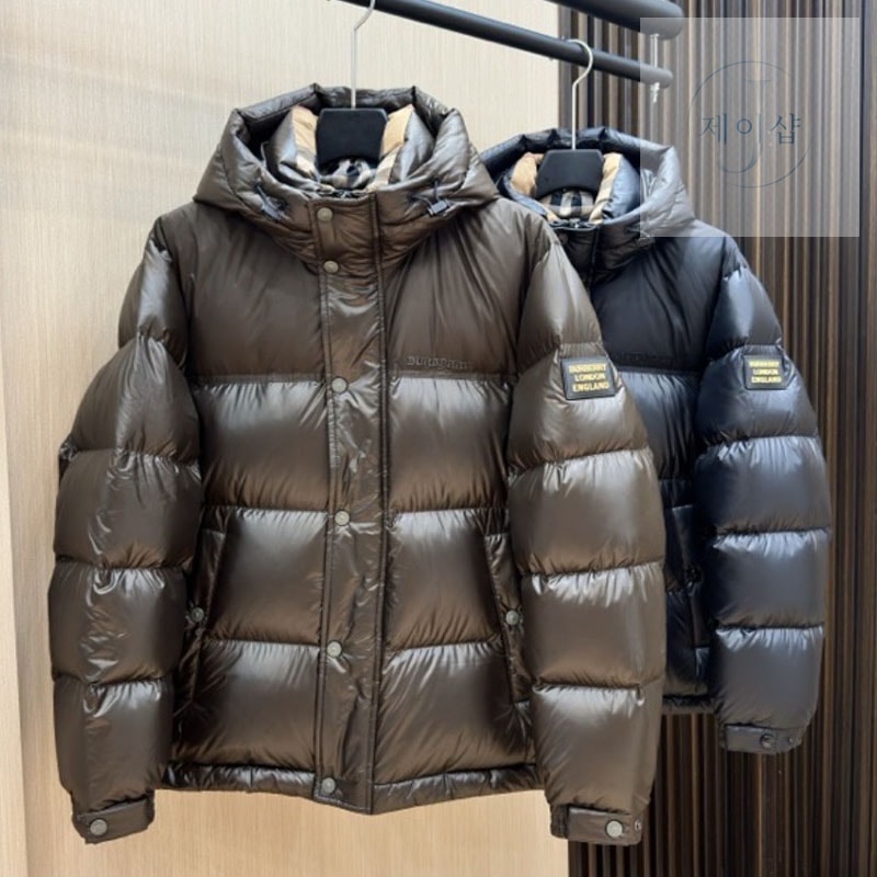 버버리 24FW 로고 패치 숏 패딩 다운 자켓