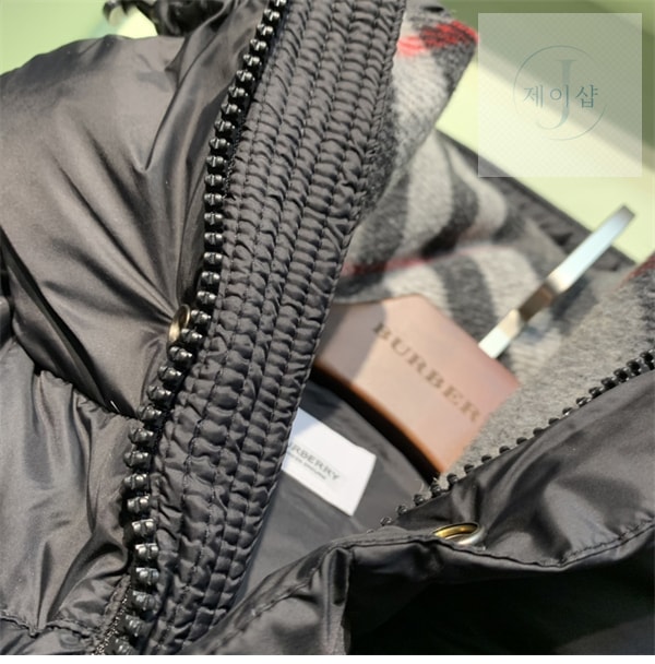 버버리 록웰 디태처블 후드 푸퍼 패딩 자켓 - 상세 이미지