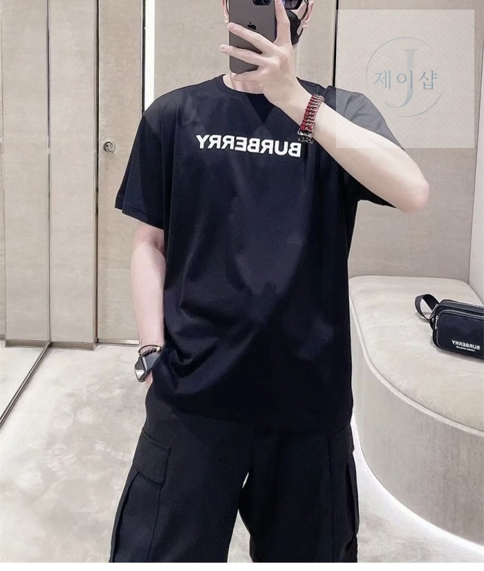 버버리 코튼 로고 반팔 티셔츠