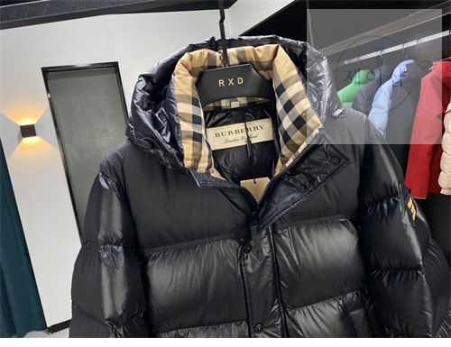버버리 패치 클래식 푸퍼 다운 패딩 자켓 - 상세 이미지