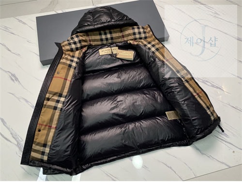 버버리 패치 클래식 푸퍼 다운 패딩 자켓 - 상세 이미지