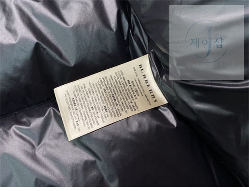 버버리 패치 클래식 푸퍼 다운 패딩 자켓 - 상세 이미지