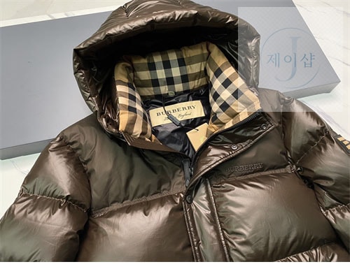 버버리 패치 클래식 푸퍼 다운 패딩 자켓 - 상세 이미지