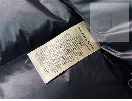 버버리 패치 클래식 푸퍼 다운 패딩 자켓 - 상세 이미지