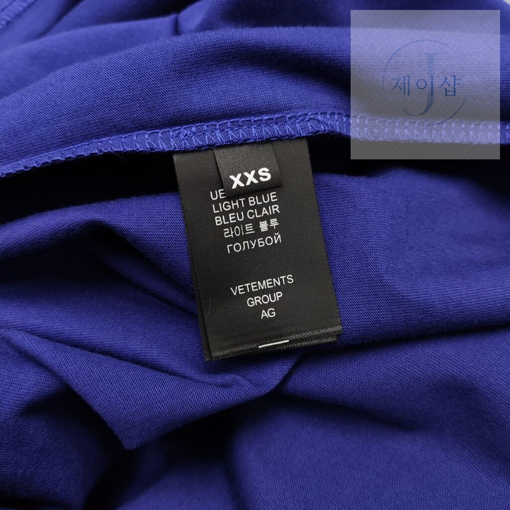 베트멍 24SS CAMPAIGN 로고 반팔 티셔츠 블루 - 상세 이미지