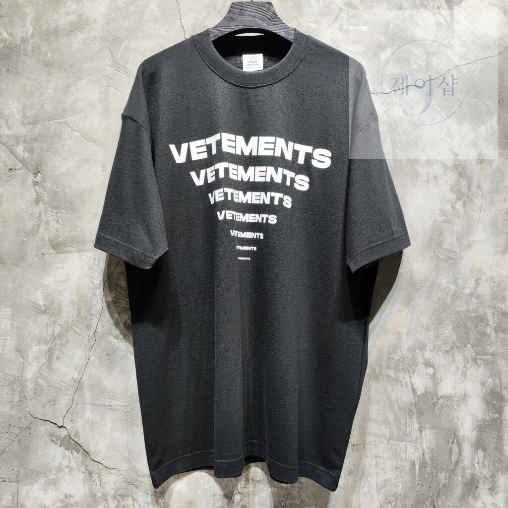베트멍 24SS PYRAMID 로고 반팔 티셔츠 블랙 - 상세 이미지