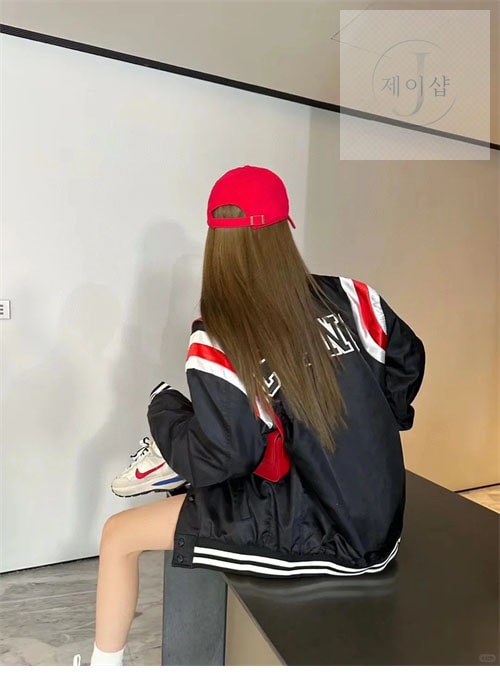 셀린느 24FW 사틴 바시티 자켓 - 상세 이미지