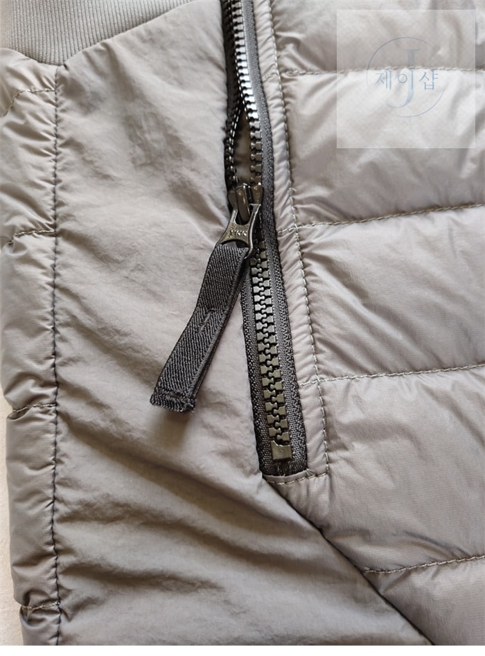 스톤아일랜드 17FW 다운 질레 패딩 베스트 DOWN GILET G0124 - 상세 이미지