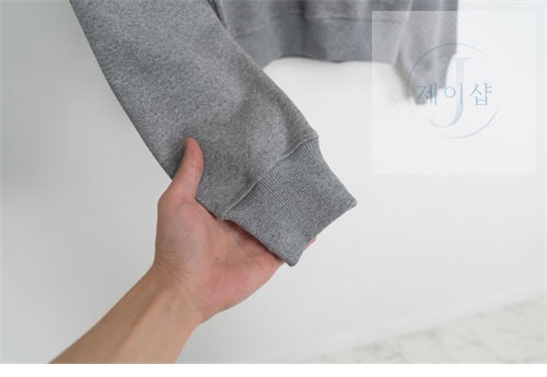 아미 24FW 스몰 하트 로고 맨투맨 그레이 - 상세 이미지