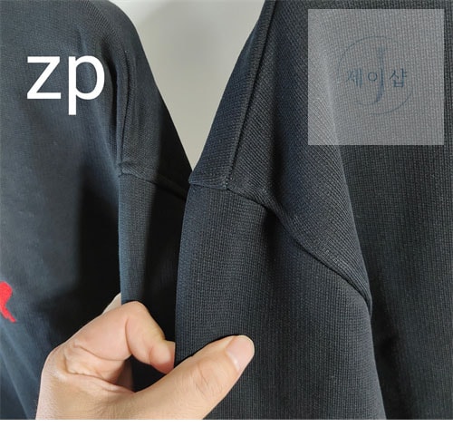 아미 24FW 스몰 하트 로고 맨투맨 블랙 - 상세 이미지