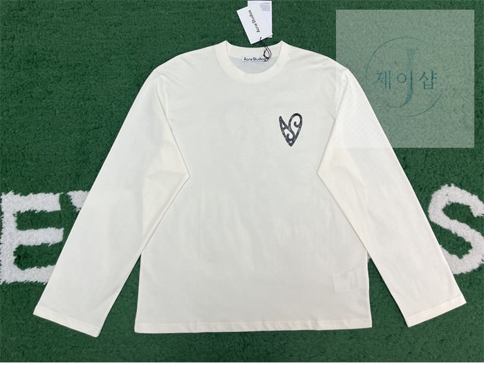 아크네 하트 프린트 긴팔 티셔츠（레어） - 상세 이미지