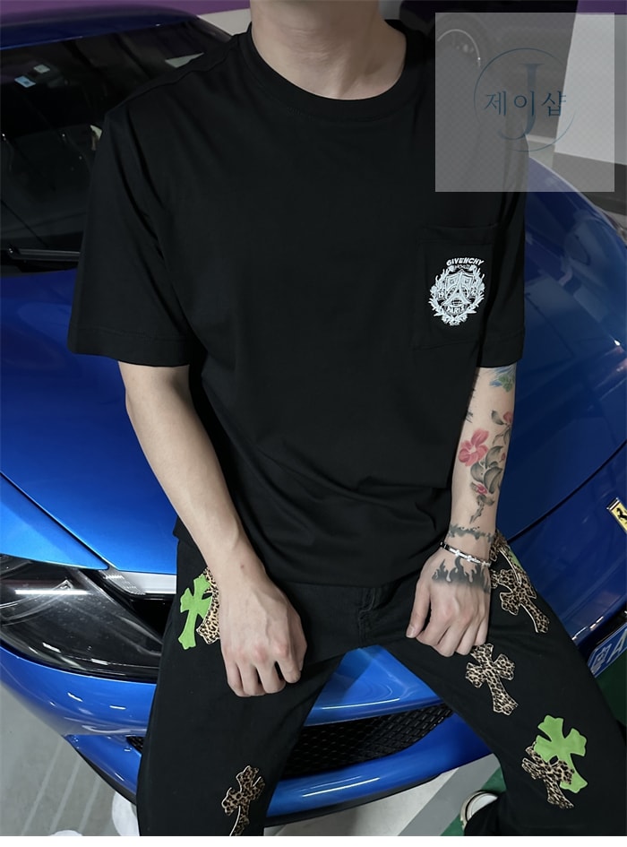 지방시 포킷 클래식핏 반팔 티셔츠（세븐） - 상세 이미지