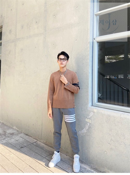 톰브라운 울 저지 스티치 사선완장 4-Bar 크루넥 클래식 니트 (터보) - 상세 이미지