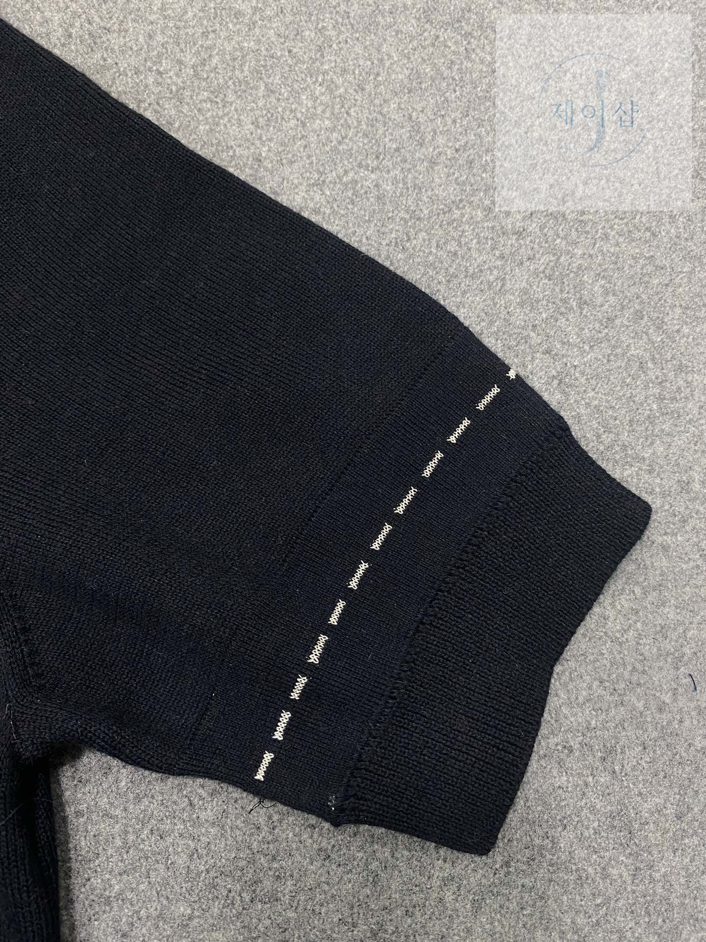 펜디 블루톤 메이드 인 펜디 디테일 크루넥 반팔 스웨터 - 상세 이미지