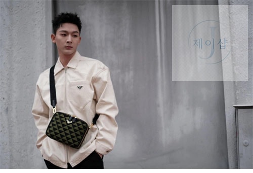 프라다 24SS 불 데님 블루종 셔츠 - 상세 이미지