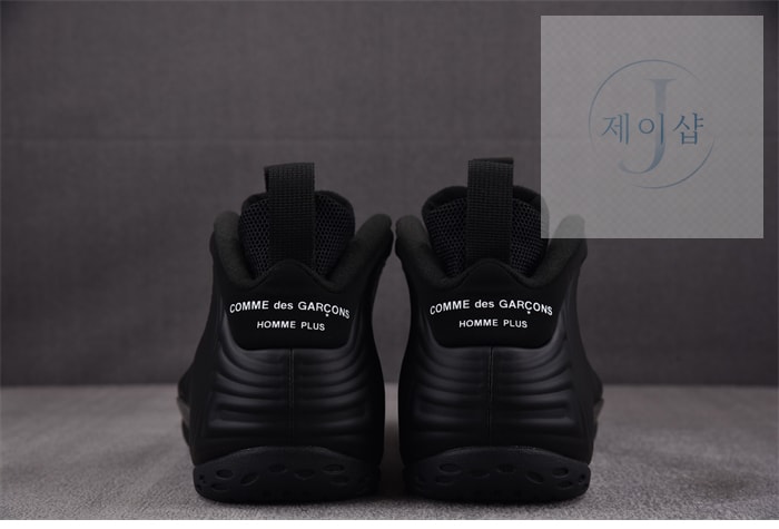 나이키 x 꼼데가르송 에어 폼포짓 원 블랙 - 상세 이미지
