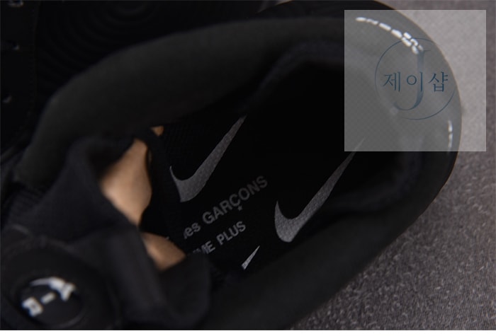 나이키 x 꼼데가르송 에어 폼포짓 원 블랙 - 상세 이미지
