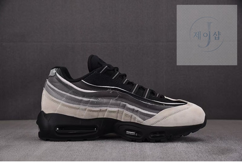 나이키 x 꼼데가르송 에어맥스 95 블랙 그레이 CU8406-101 - 상세 이미지