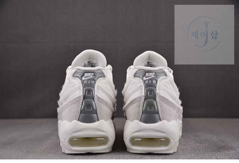 나이키 x 꼼데가르송 에어맥스 95 화이트 CU8406-100 - 상세 이미지