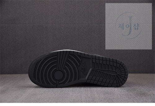 나이키 WMNS 에어 조던 Mid SE 스모크 그레이 - 상세 이미지