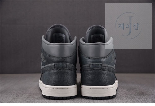 나이키 WMNS 에어 조던 Mid SE 스모크 그레이 - 상세 이미지