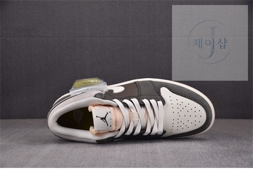 나이키 에어조던1 로우 SE 까치 FD0399-004 - 상세 이미지