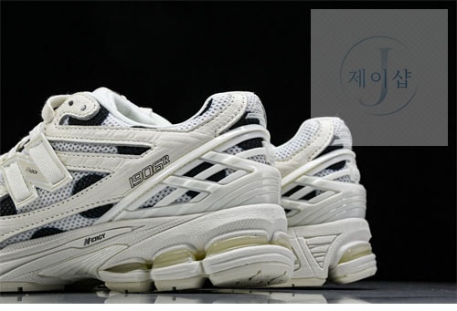 뉴발란스 1906R 폴카 도트 스니커즈 M1906RPC - 상세 이미지
