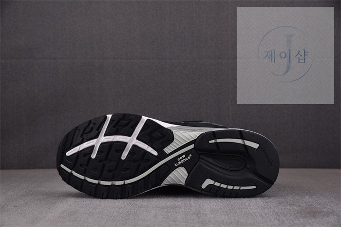 뉴발란스 993 MiUSA 블랙 - 상세 이미지