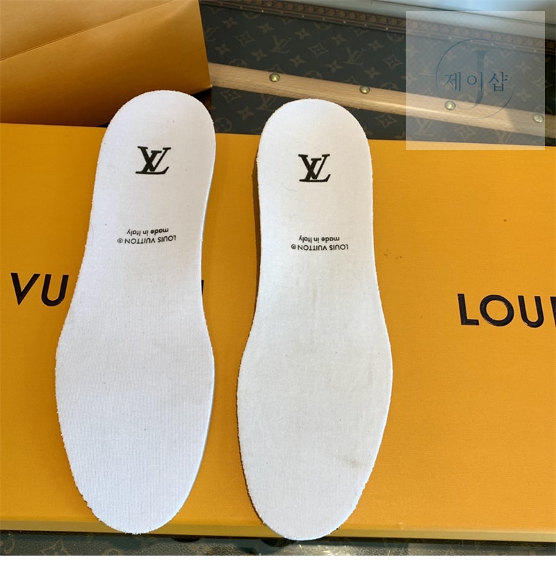 루이비통 LV 트레이너 스니커즈 화이트 - 상세 이미지